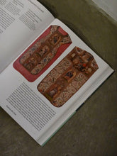 画像をギャラリービューアに読み込む, 十六世紀 金糸絹糸刺繍裂