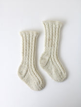 画像をギャラリービューアに読み込む, お隣りからの水色毛玉