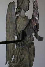 画像をギャラリービューアに読み込む, 大天使と燭台