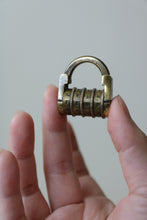 画像をギャラリービューアに読み込む, " K E Y  W O R D "