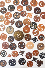 画像をギャラリービューアに読み込む, 家紋型紙集