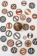 画像をギャラリービューアに読み込む, 家紋型紙集