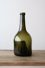 画像をギャラリービューアに読み込む, 18c Wine Bottle