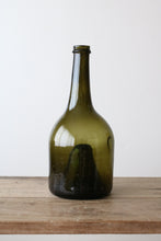 画像をギャラリービューアに読み込む, 18c Wine Bottle
