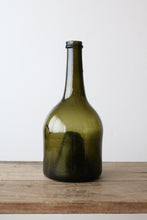 画像をギャラリービューアに読み込む, 18c Wine Bottle