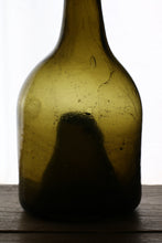 画像をギャラリービューアに読み込む, 18c Wine Bottle