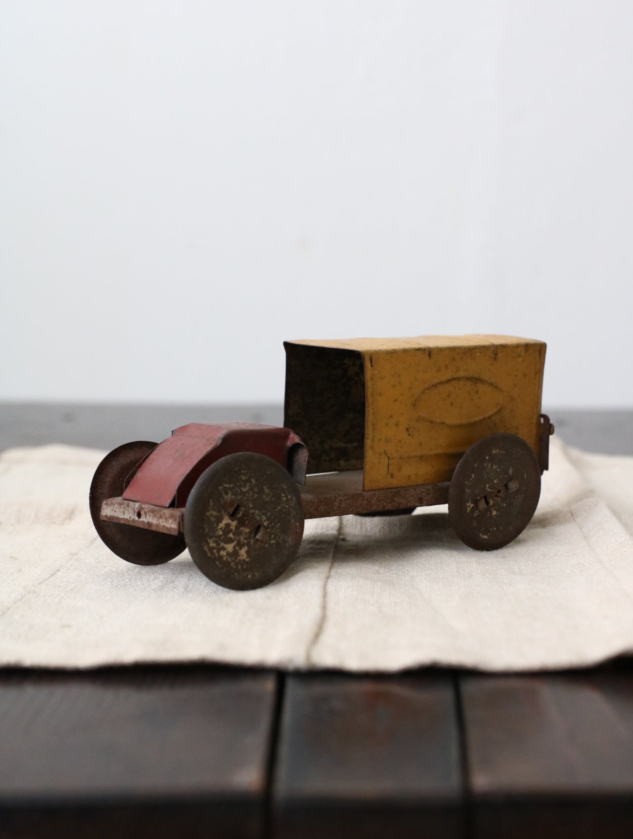 ブリキ製ミニカー