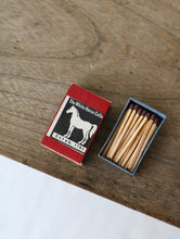 画像をギャラリービューアに読み込む, The White Horse
