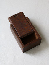 画像をギャラリービューアに読み込む, Wooden box with sliding lid

