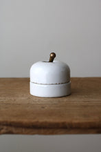 画像をギャラリービューアに読み込む, WHITE SWITCH / BRASS
