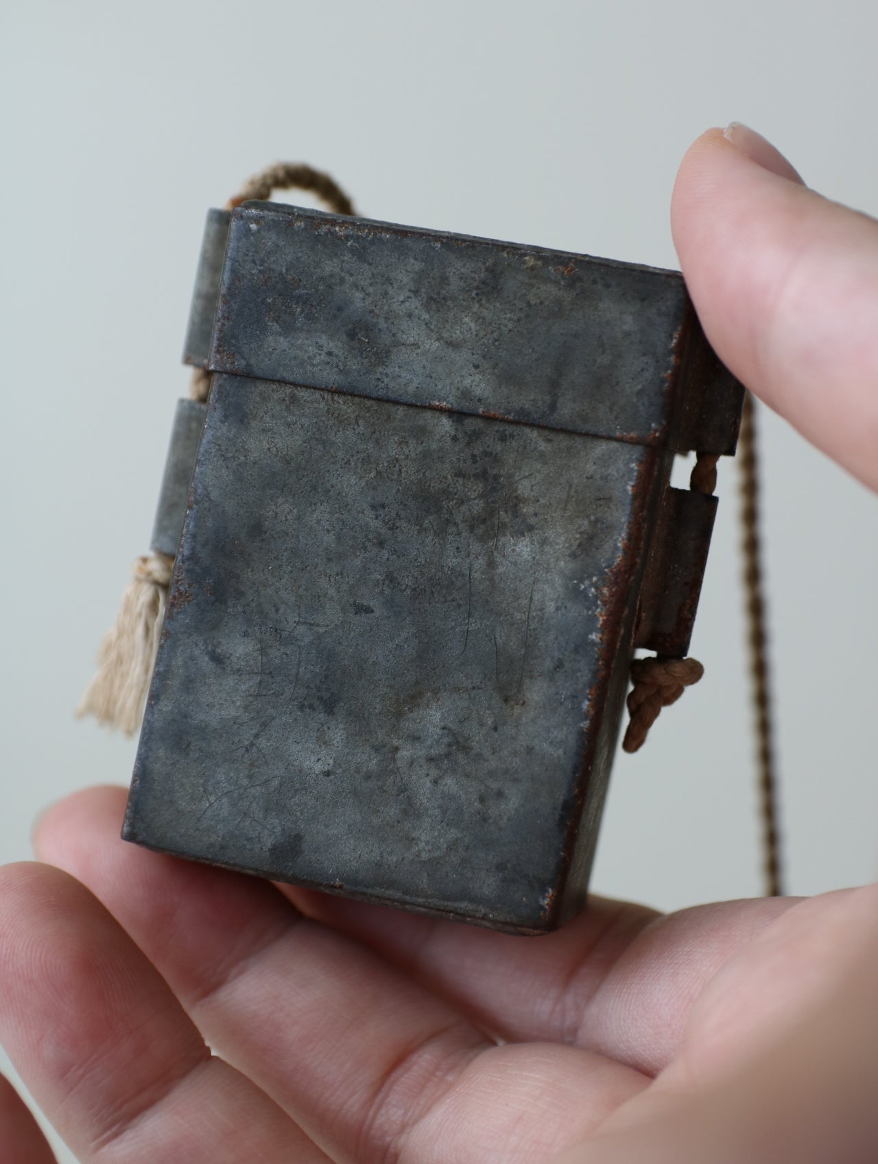 刻み煙草入れ – tametsu sugametsu