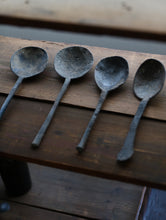 画像をギャラリービューアに読み込む, Useless Spoons
